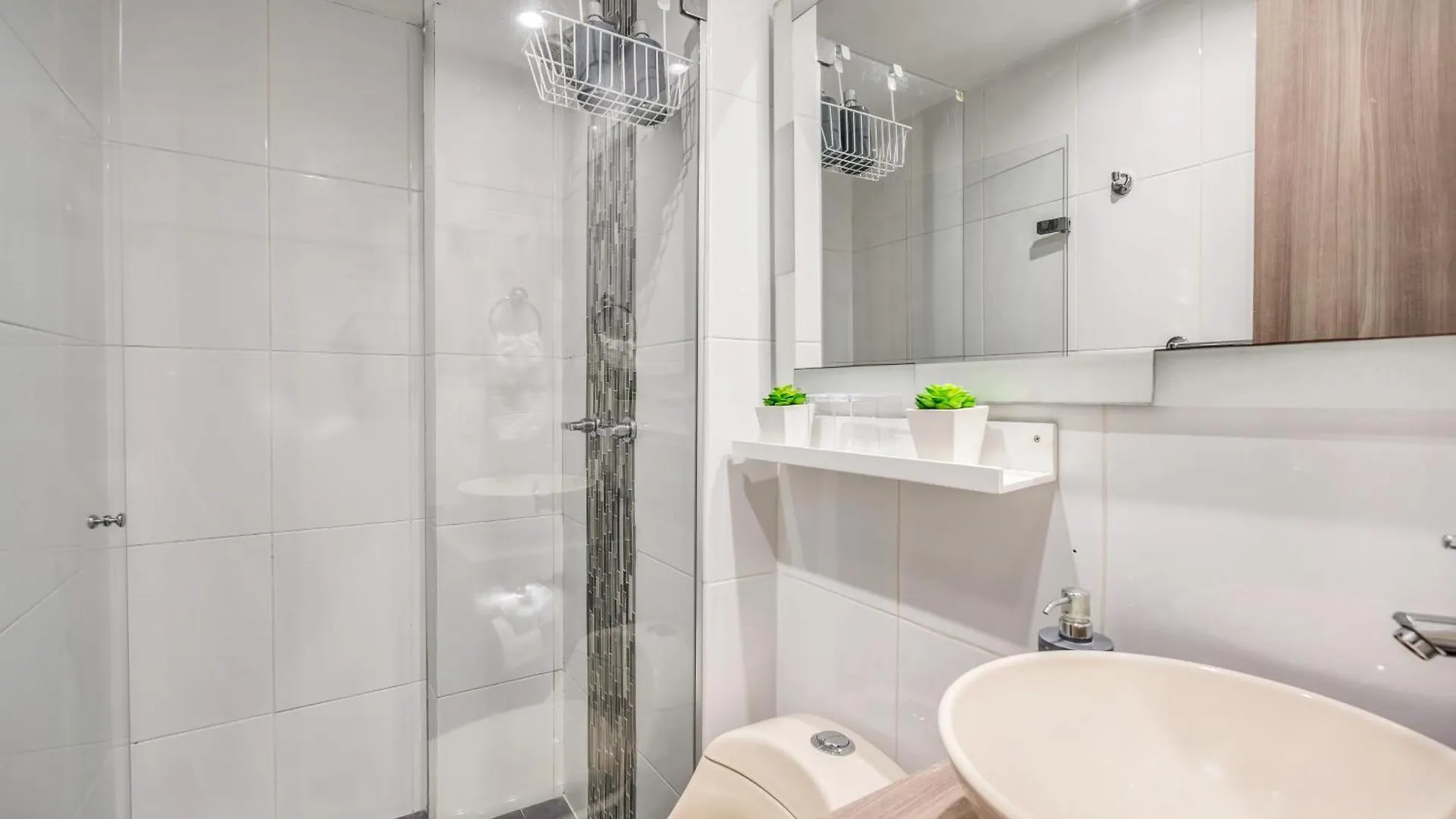 Apartment Aparta Estudio En Edificio La Frontera Medellin Colombia