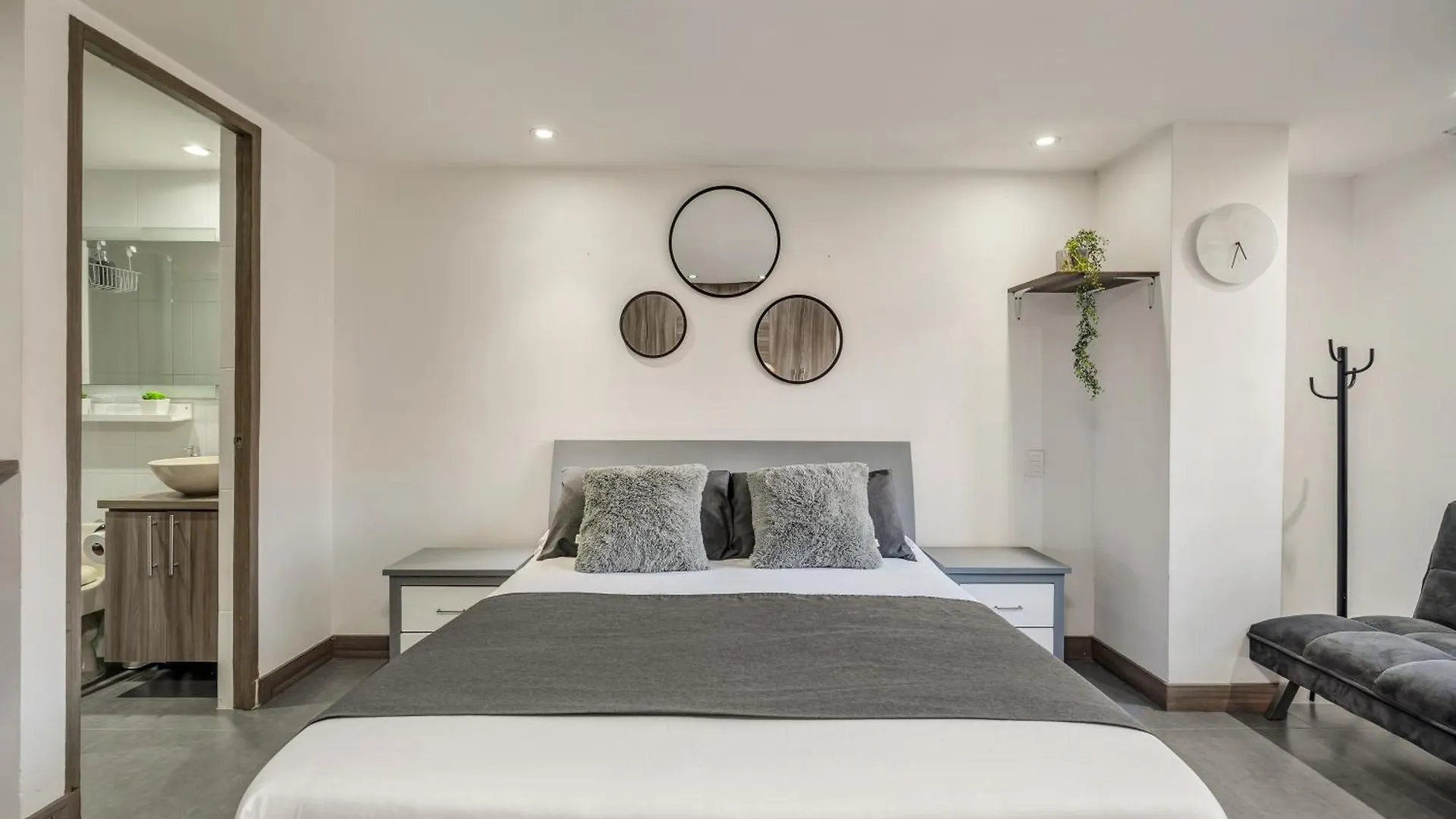 Apartment Aparta Estudio En Edificio La Frontera Medellin