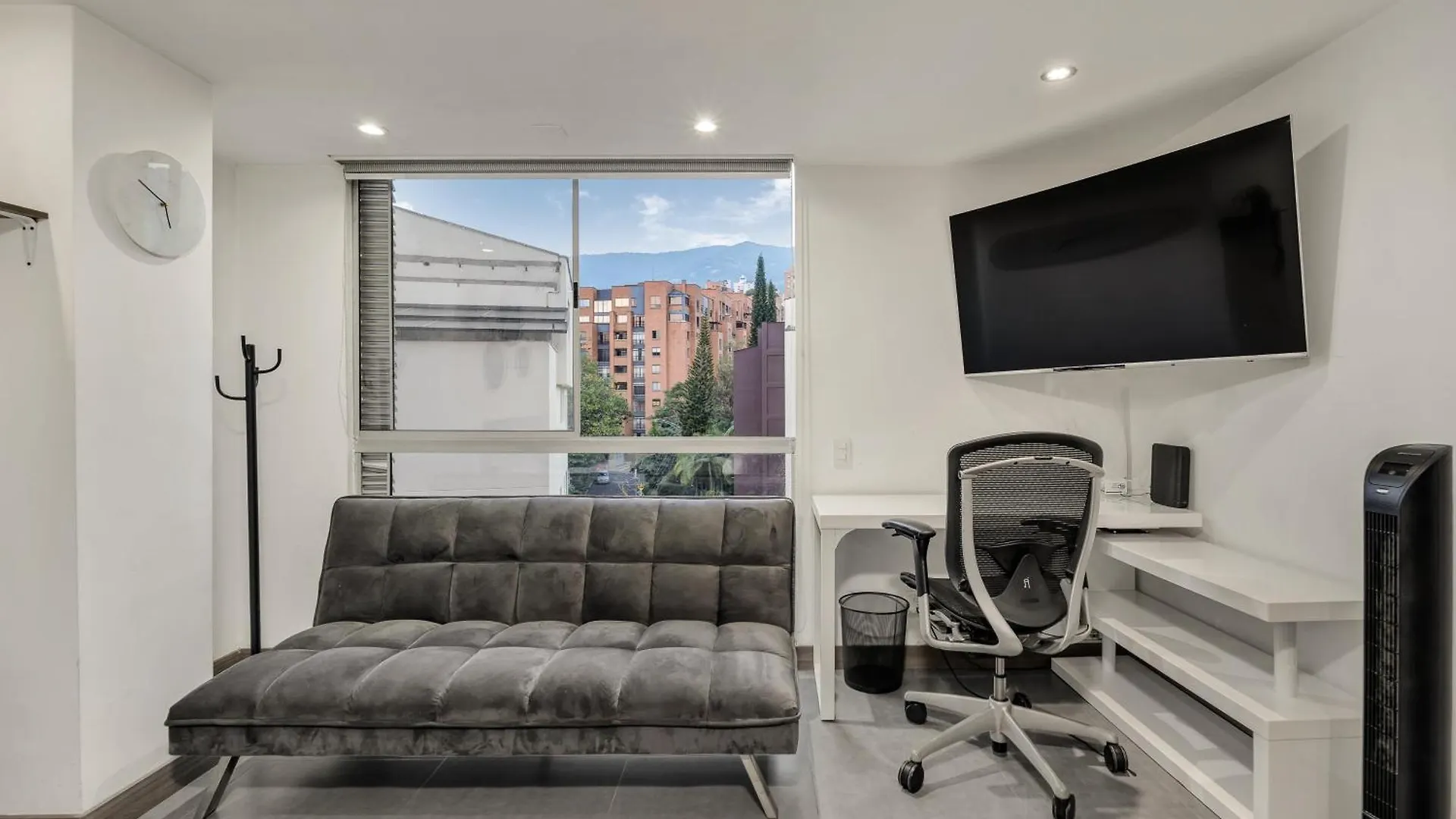 Aparta Estudio En Edificio La Frontera Medellin Colombia